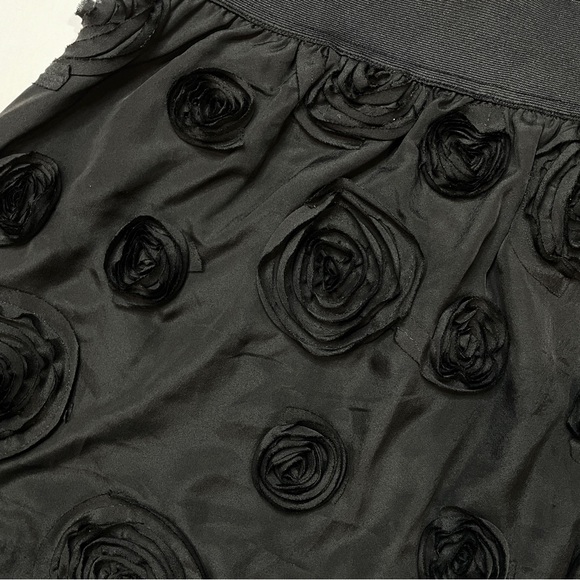 Stooshy Black Skirt with Raised Rosettes 17” Waist to Hem Pull-on Size XL - Picture 5 of 10